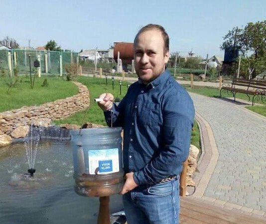 На Николаевщине в водоем в парке запустили золотистого карпа кои