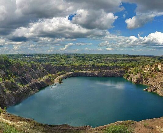 Рукотворное чудо природы: все о Радоновом озере на Николаевщине