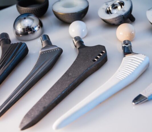 Больные ноги больше не проблема: Николаевские врачи устанавливают искусственные тазобедренные и коленные суставы