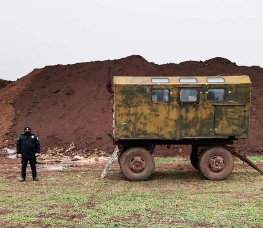 На Николаевщине у разрытого бульдозером скифского кургана установили круглосуточную охрану