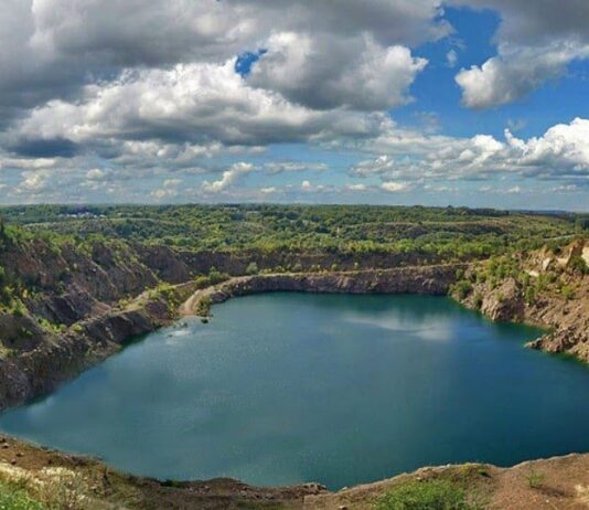 Радоновое озеро — туристическая Мекка в Николаевской области